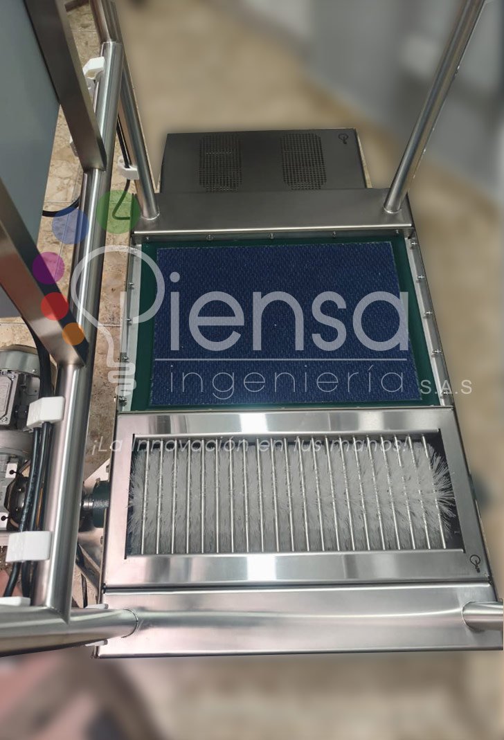 BOOT CLEANER® UVC – SISTEMA AUTOMÁTICO DE LAVADO, DESINFECCIÓN QUÍMICA Y DESINFECCIÓN ULTRAVIOLETA UVC PARA SUELAS INDUSTRIALES - Imagen 4